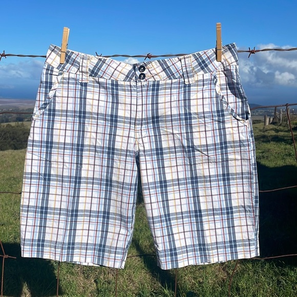 Levi's Pants - VTG Preppy Plaid Levi Bermuda Shorts